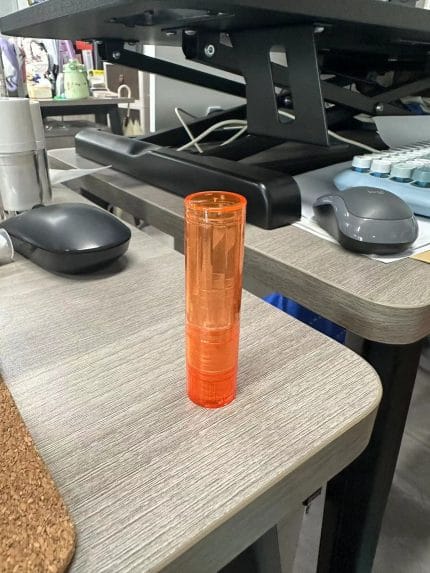 Тюбик помады KT3020