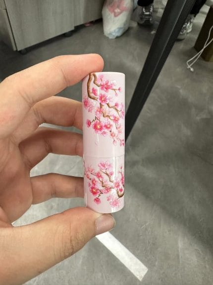 Тюбик помады KT3015